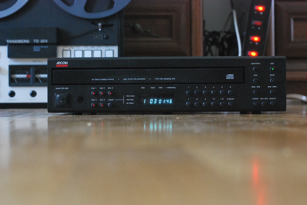 Adcom gcd 600 disc CD Player