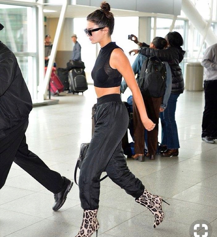 GUESS spodnie workowe Kardashian Jenner oryginalne