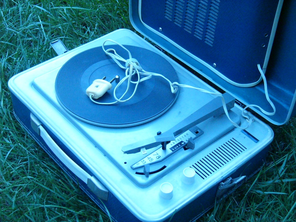 JUNOST. GRAMOFON .RADZIECKI ADAPTER.PRL.-Sprawny.
