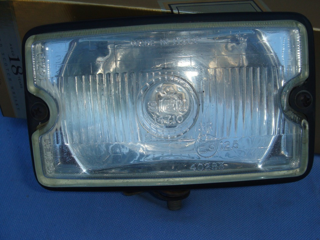 LAMPA PRZECIWMGIELNA PEUGEOT 205 GTI SIEM 14710