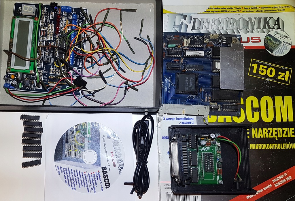 Bascom 8051, Programtor, emulator, płytka testowa