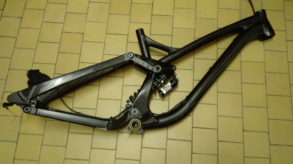 Zjazdowa rama NS Bikes Fuzz 650b 27,5 downhill DH