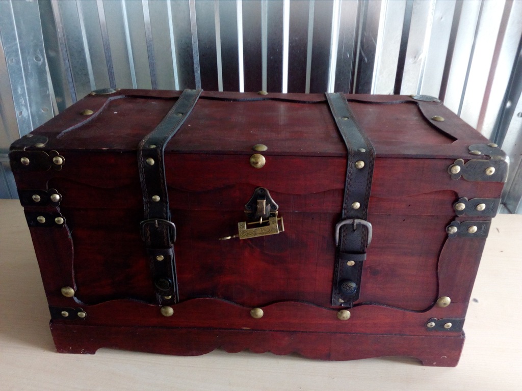 Skrzynia kufer ozdobny z drewna