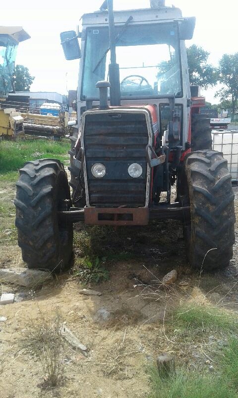 Ciągnik Massey Ferguson 690