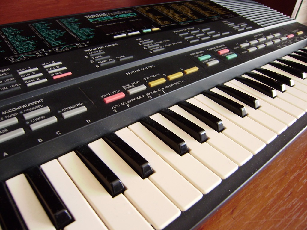 Yamaha Portasound PSS-480 syntezator FM