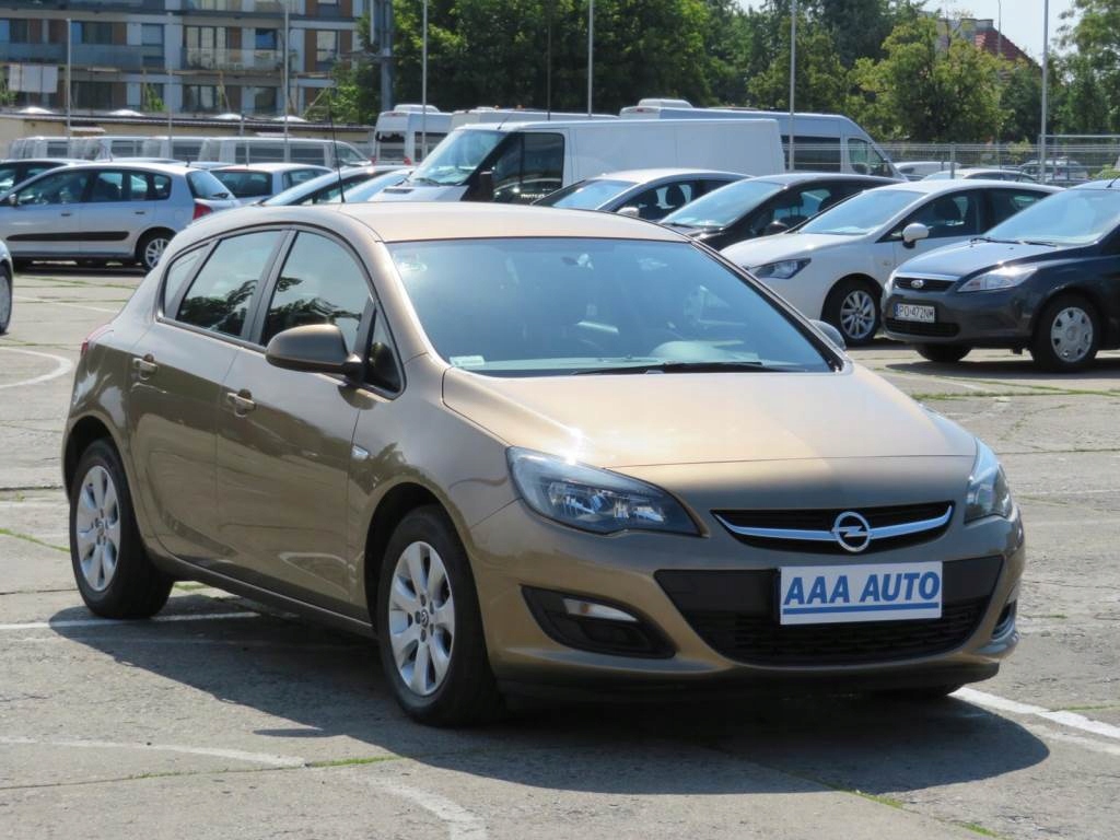 Opel astra salon