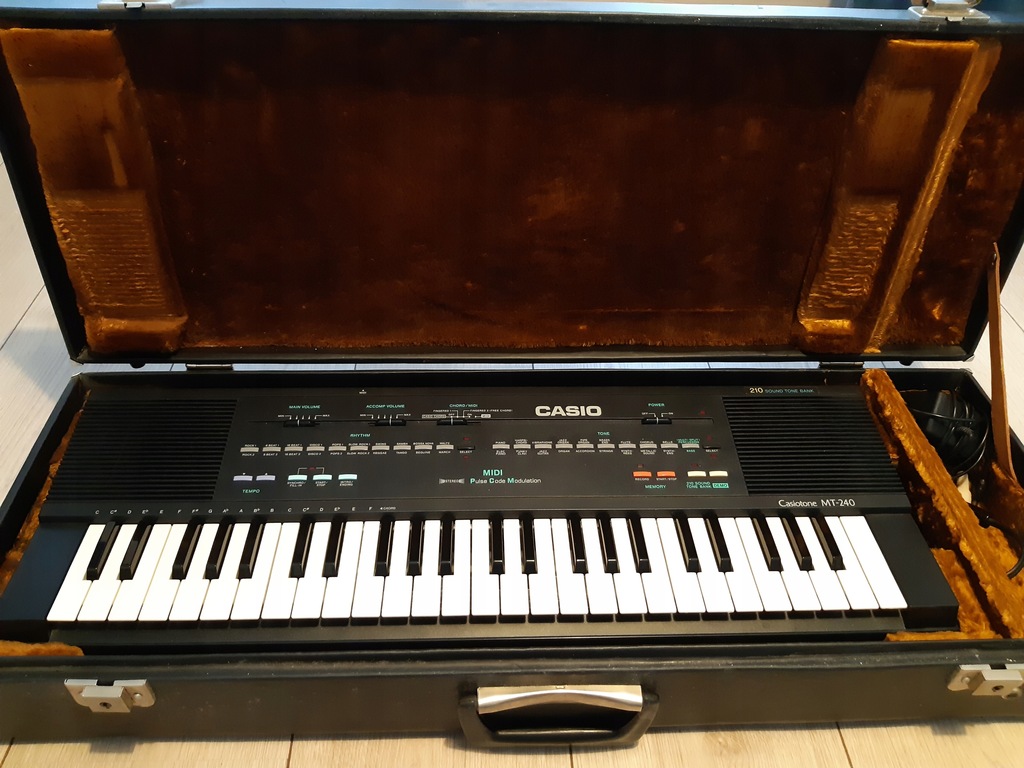 Casio Casiotone MT-240 1980's Vintage Synth Synthesizer