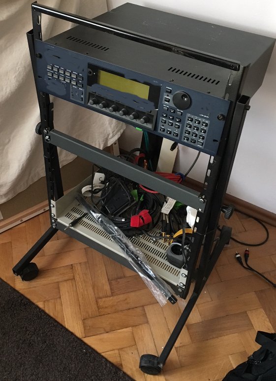 SZAFA RACK 19" NA KÓŁKACH, STATYW - okazja