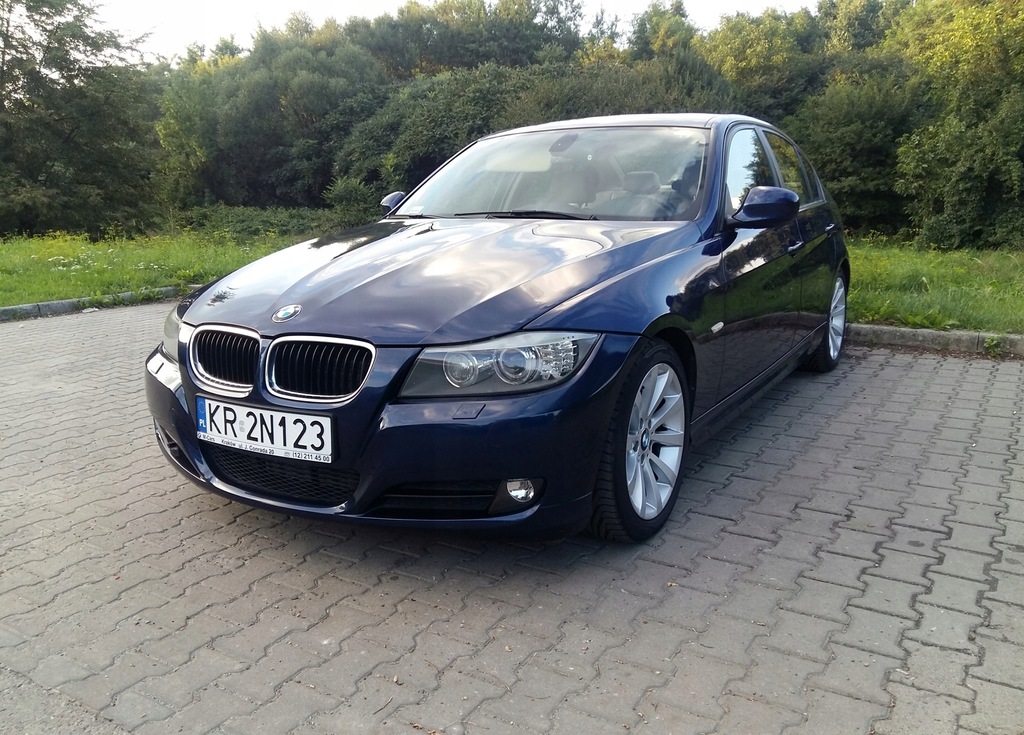 BMW E90 320D EFFICIENT DYNAMICS - PILNE