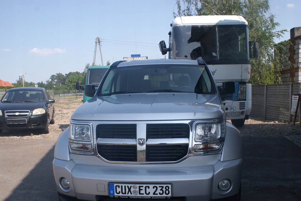 DODGE NITRO