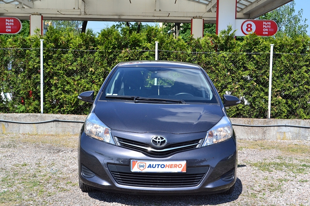 Toyota Yaris 1.33 6 biegów Dynamic Kamera Cofania