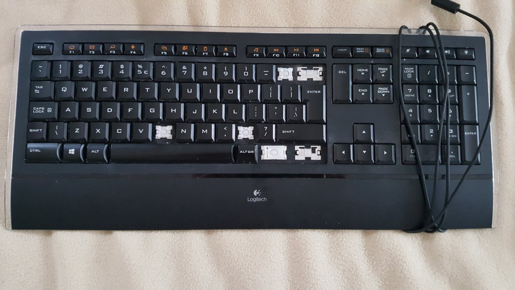 KLAWIATURA LOGITECH ILLUMINATED K740 na cześći
