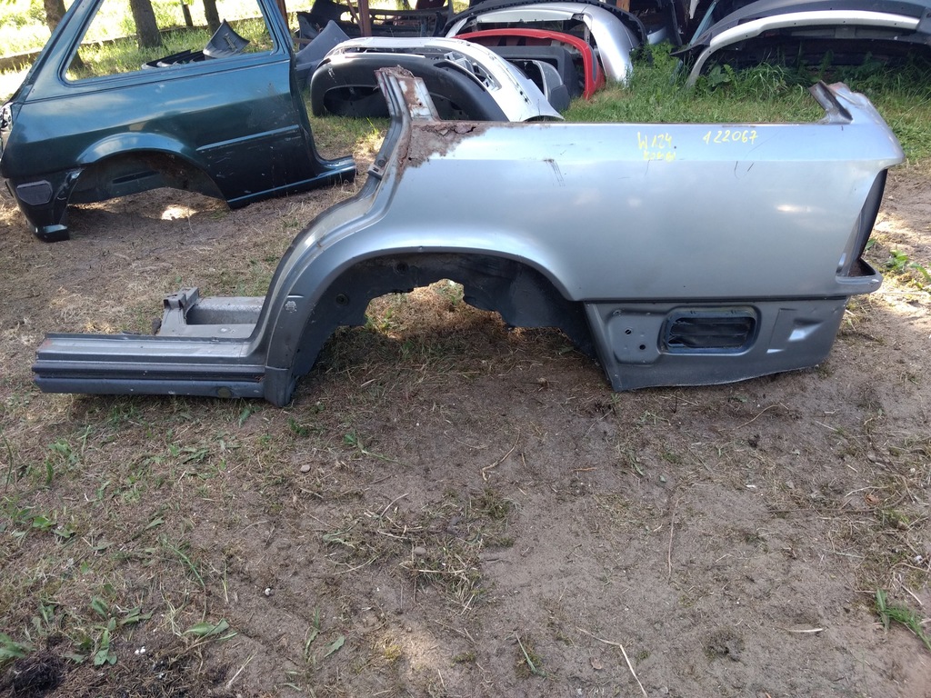 błotnik tył tylni lewy Mercedes W124 kombi 124