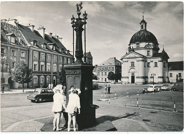 Warszawa Rynek Nowego Miasta studnia skuter OSA