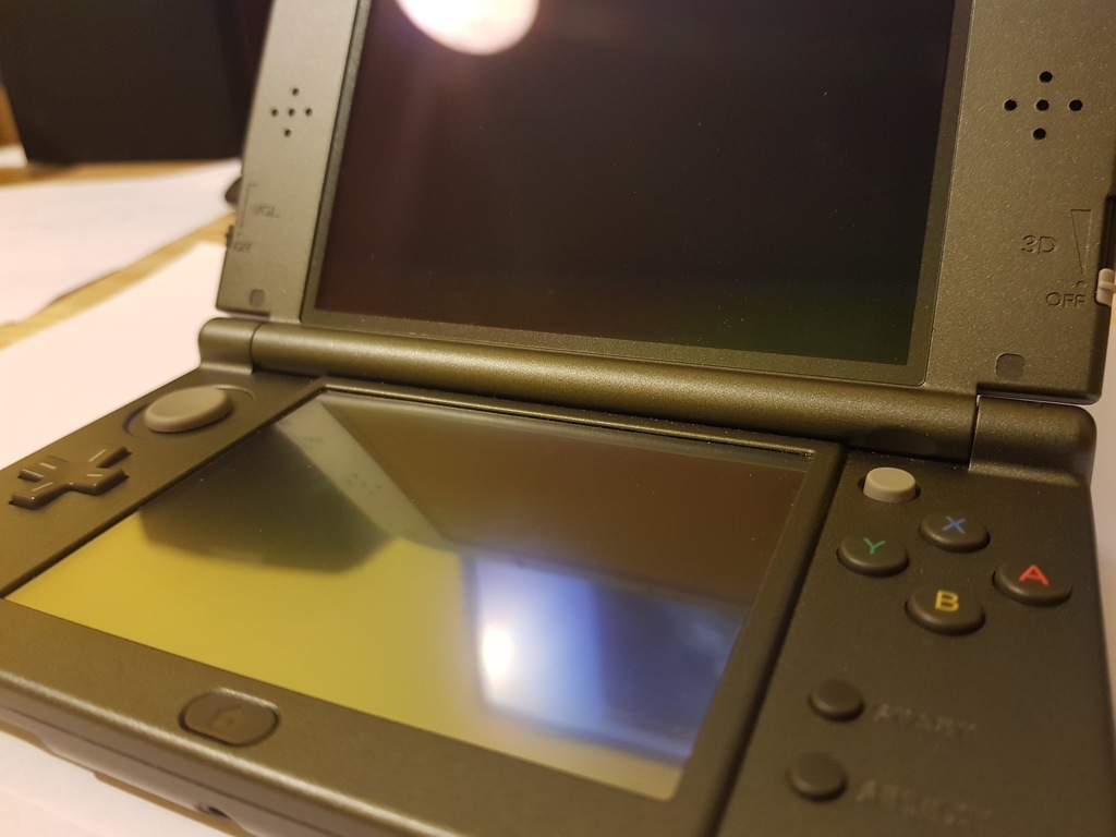 New Nintendo 3DS XL +etui+karta pamięci+ładowarka