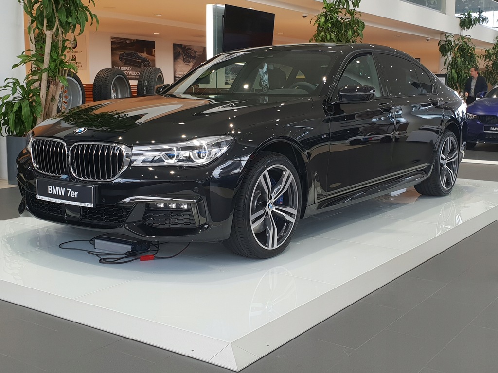 Nowe BMW 750ld xDrive, 400 KM, dostępny od ręki
