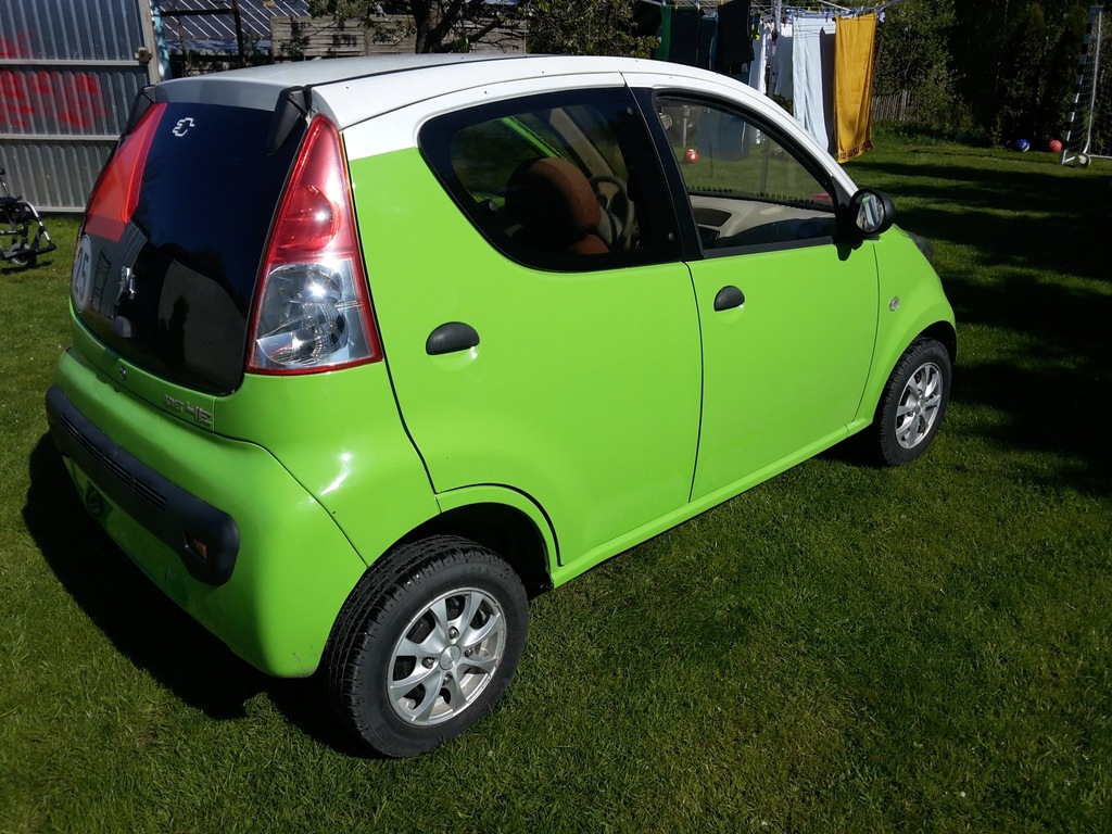 samochod osobowy elektryczny powystawowy
