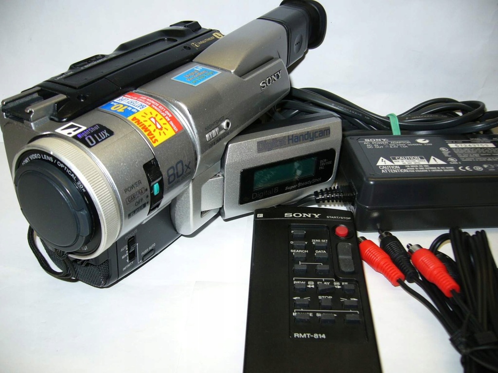 SONY DCR-TRV110 NTSC Hi8 ビデオカメラ 8mm SONY DCR-TRV110 NTSC Hi8 ビデオカメラ 8mm
