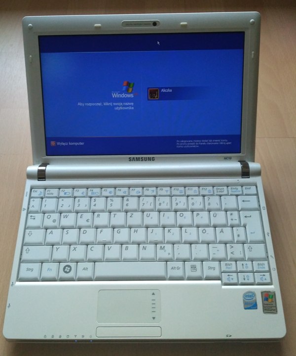 Notebook SAMSUNG NC10 2GB RAM biały pokrowiec