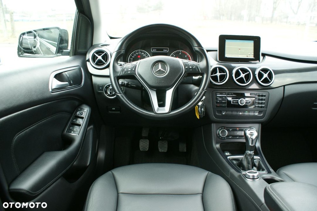 Mercedes B 200 z Gwarancją_NAVI+DVD+Model=2013r