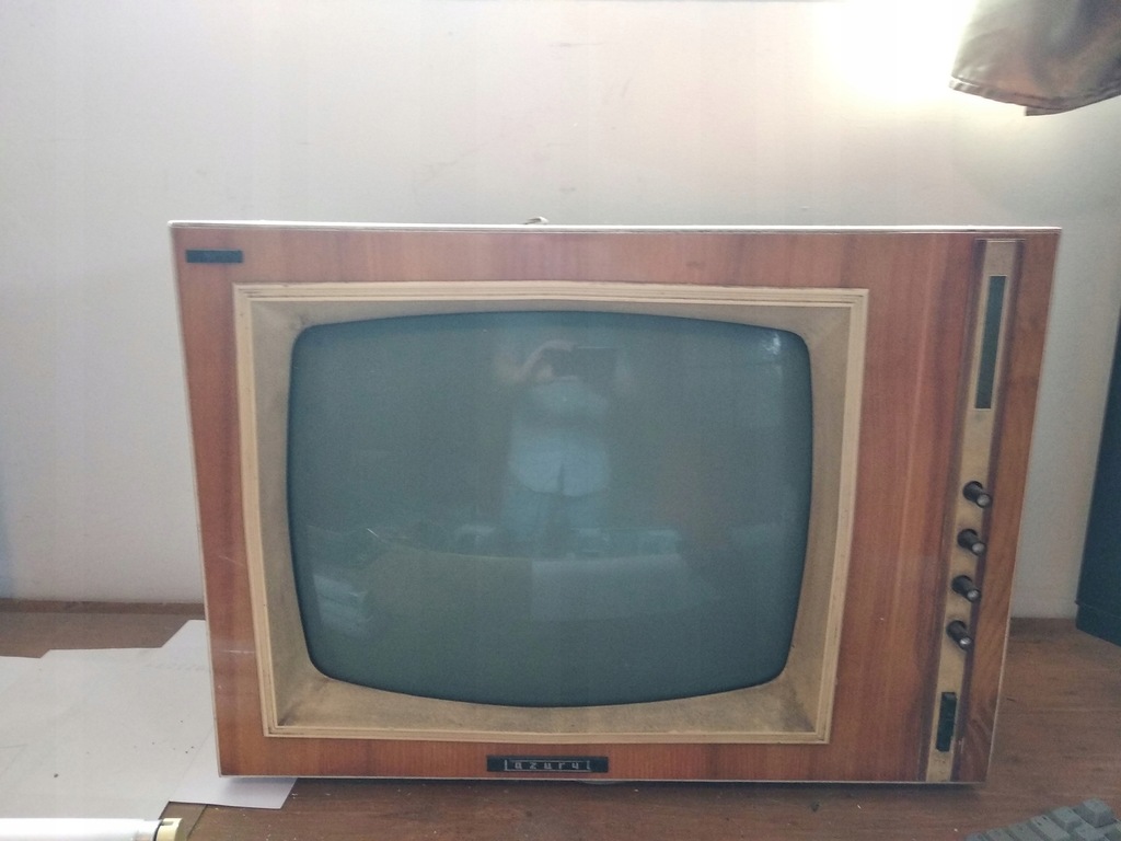Telewizor TV Lazuryt LCD antyk