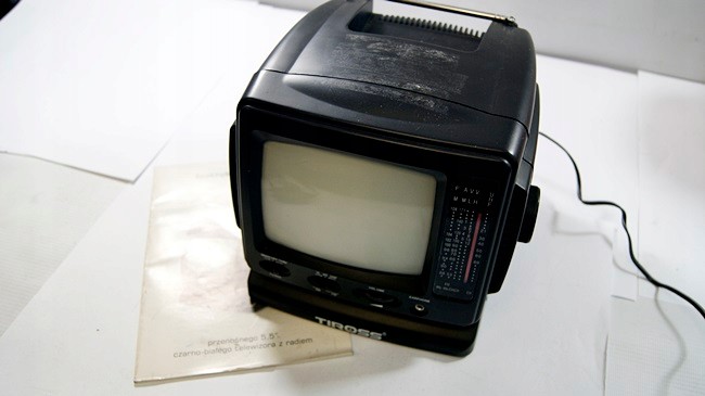 TELEWIZOR TURYSTYCZNY/RADIO TIROSS 5,5"