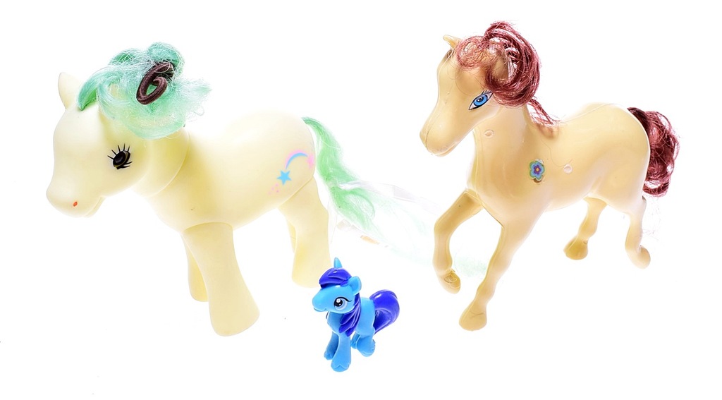 5311-92 ...TESCO... i#u FIGURKI KUCYKI KONIE 15CM