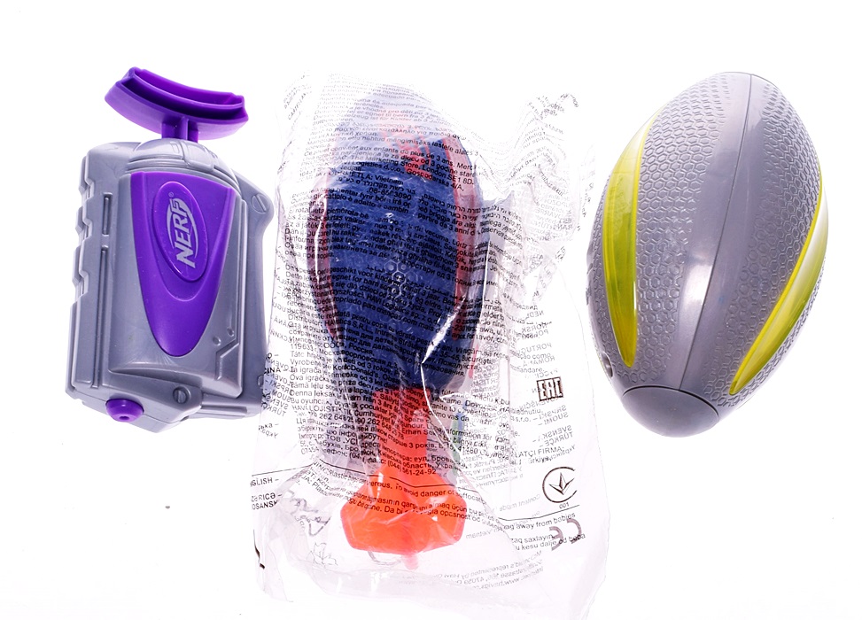 5415-18 ...HASBRO... i#u WYRZUTNIE BOMBY NERF