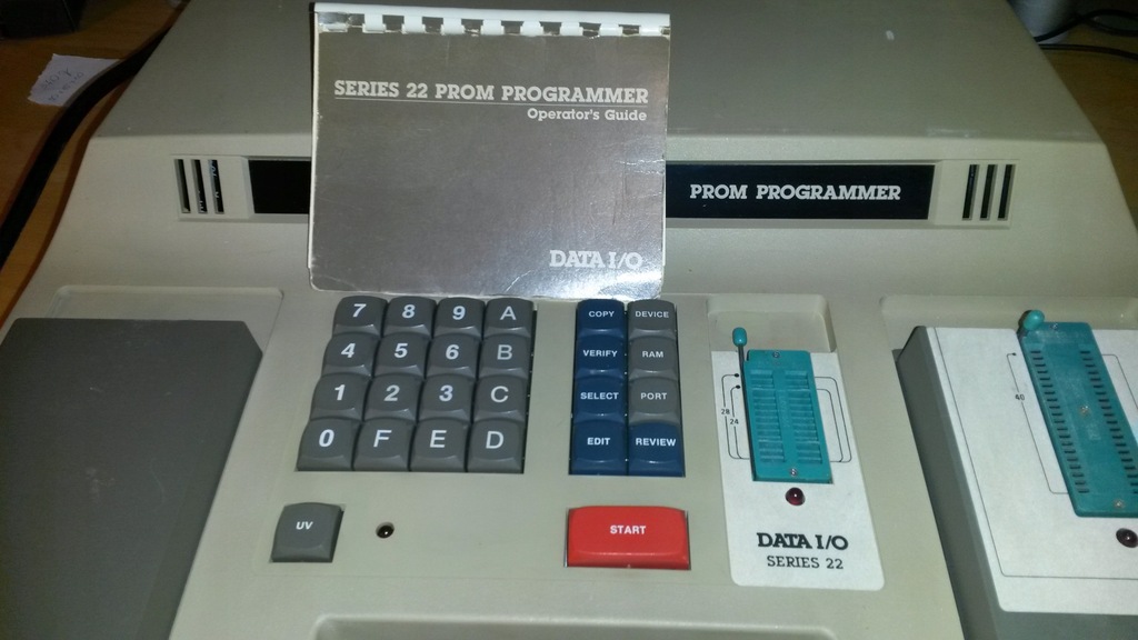 PROGRAMATOR Data I/O Series 22 Prom Programmer