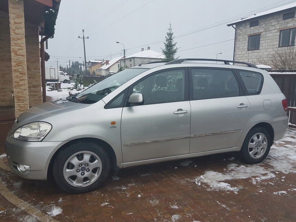 Toyota avensis verso 2002