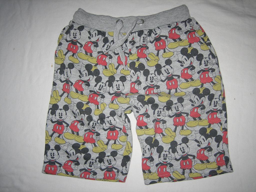 Disney dresowe szorty w Myszki Mickey 116cm