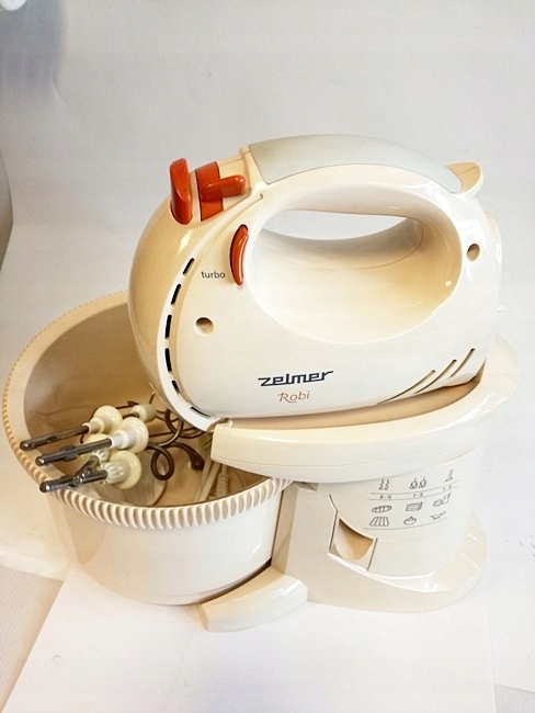 ZADBANY ROBOT ZELMER ROBI Z MISKĄ 281,64