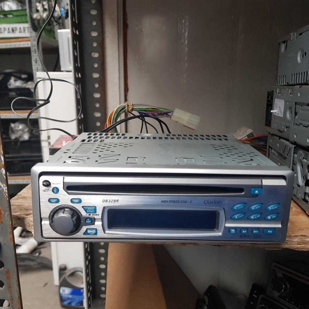RADIO CD CLARION DB328R