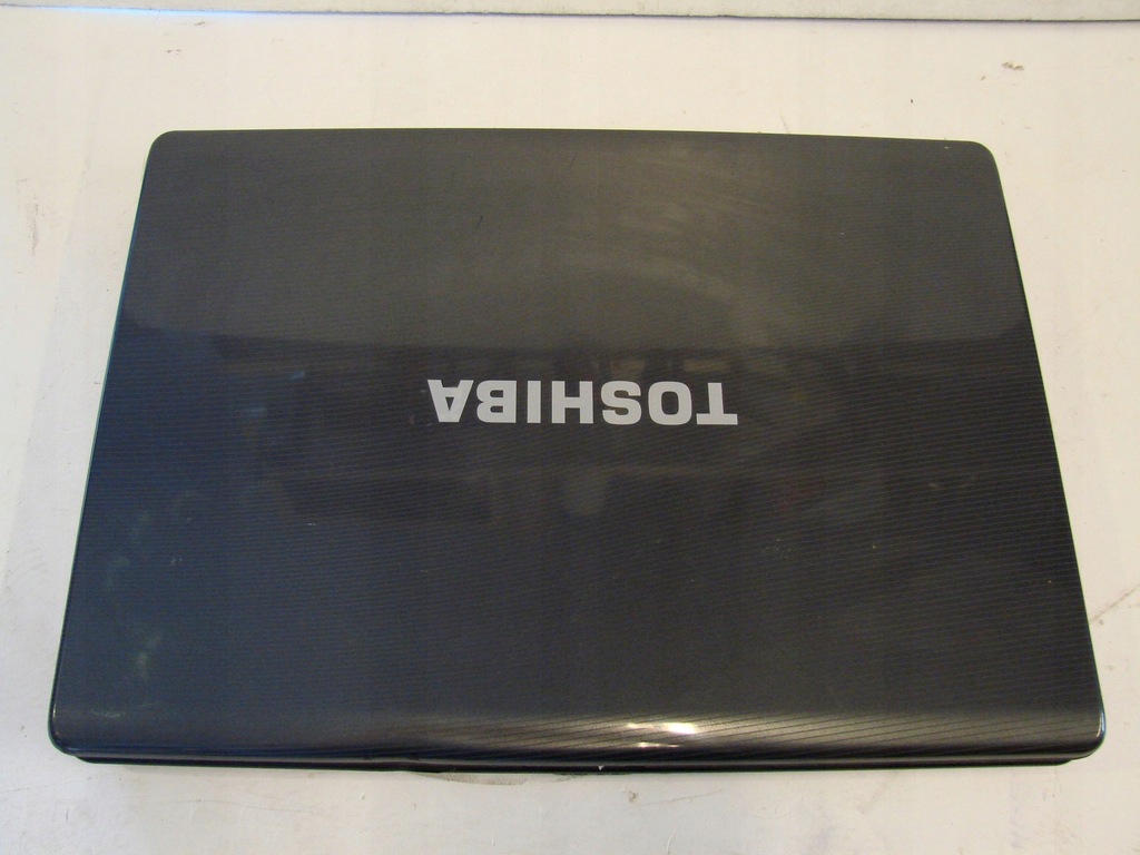 Laptop TOSHIBA SATELLITE L300-2C3 uszkodzony