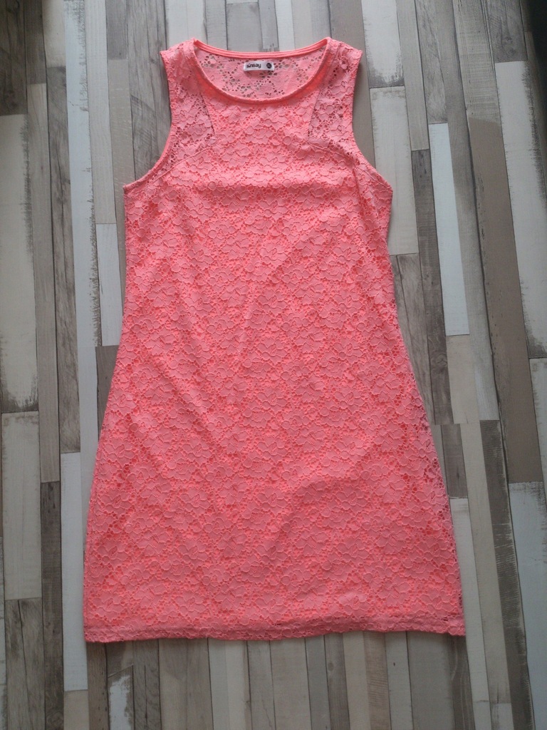koronkowa sukienka łososiowa SINSAY