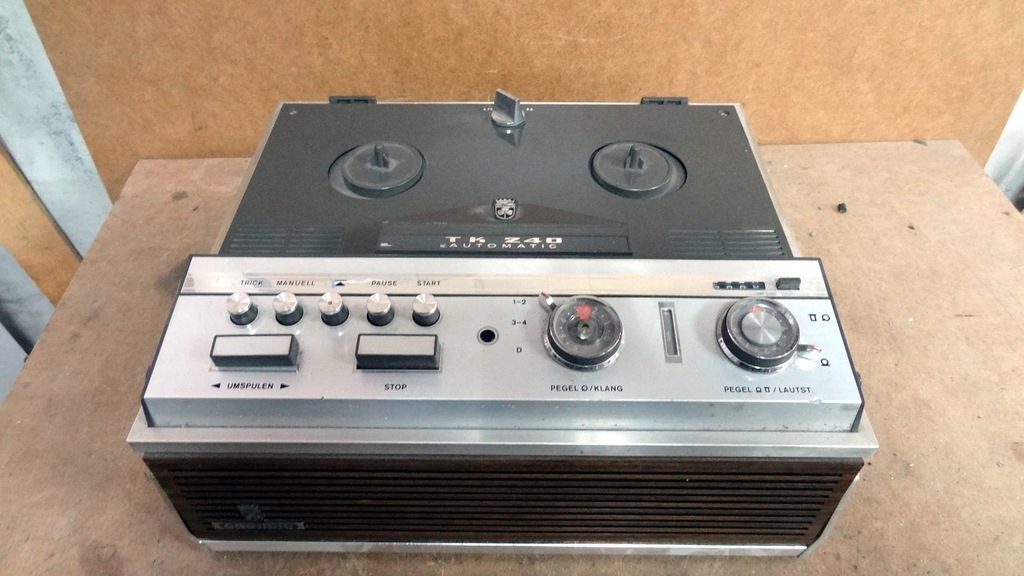 MAGNETOFON SZPULOWY GRUNDIG TK 240  - NR B383