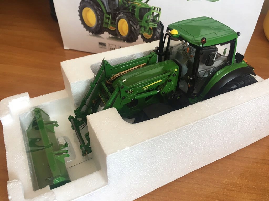 John Deere 7430 Wiking 1:32 Universal Hobbies