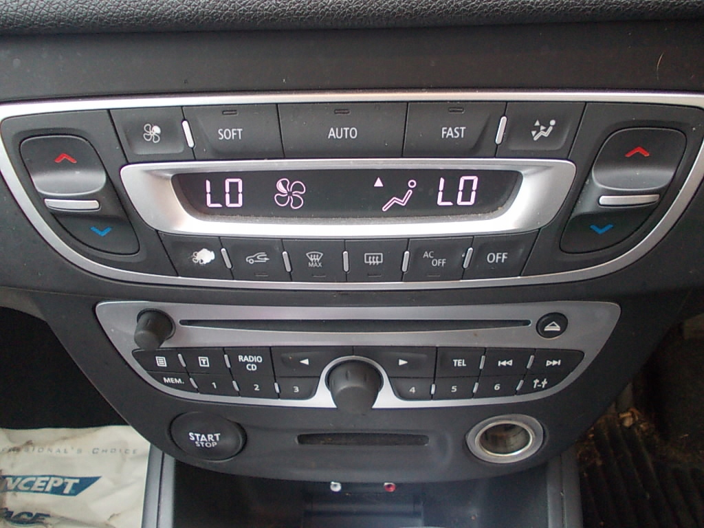 RENAULT MEGANE III PANEL KLIMATYZACJI KLIMATRONIC