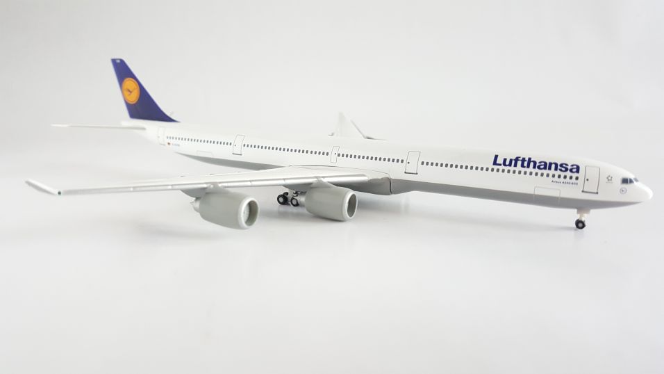 Lufthansa Airbus A340-600 D-AIHA 　航空機模型 Lufthansa Airbus A340-600 D-AIHA 航空機模型 - メルカリ