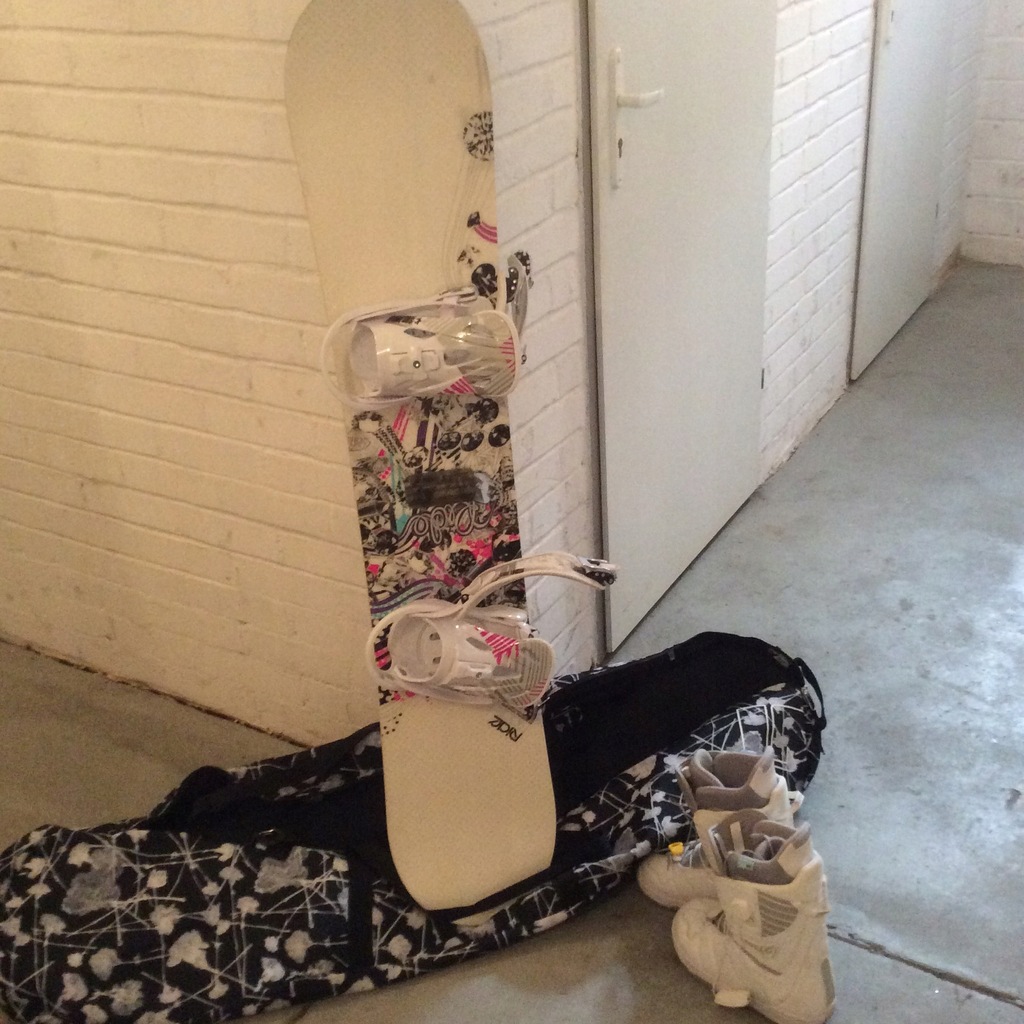 Deska snowboardowa + buty +wiązanie + pokrowiec