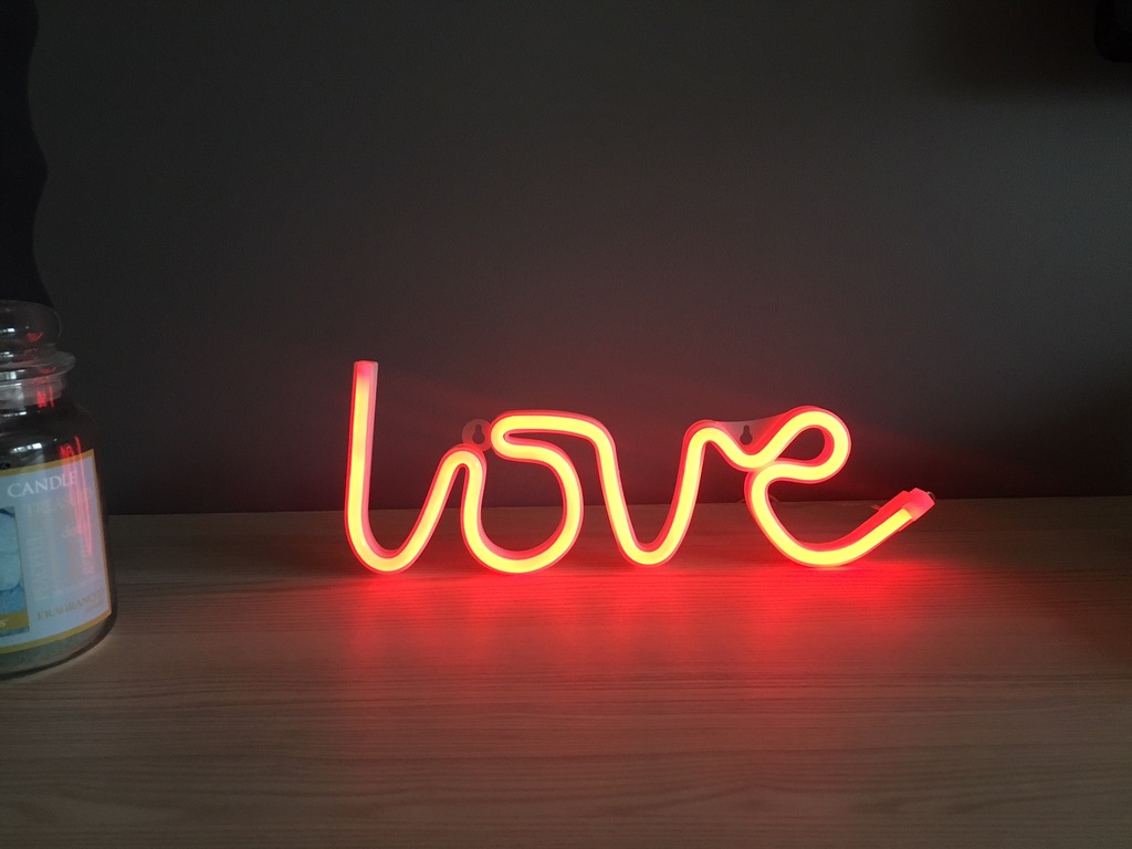 Lampka neon kinkiet Love dekoracja sypialnia 35 cm