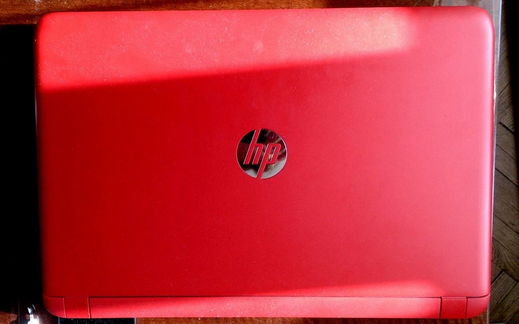 Laptop HP Pavilion 15-ab065 red