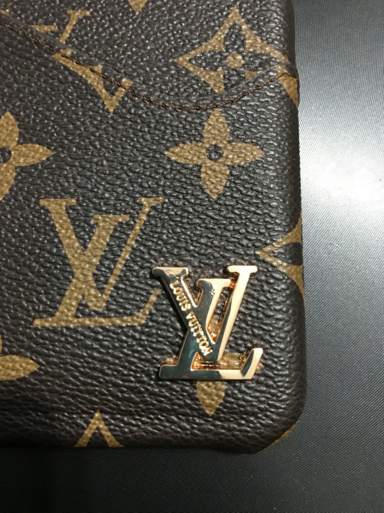 Louis Vuitton - Eye Trunk with strap iphone X/ XS Phone - Catawiki