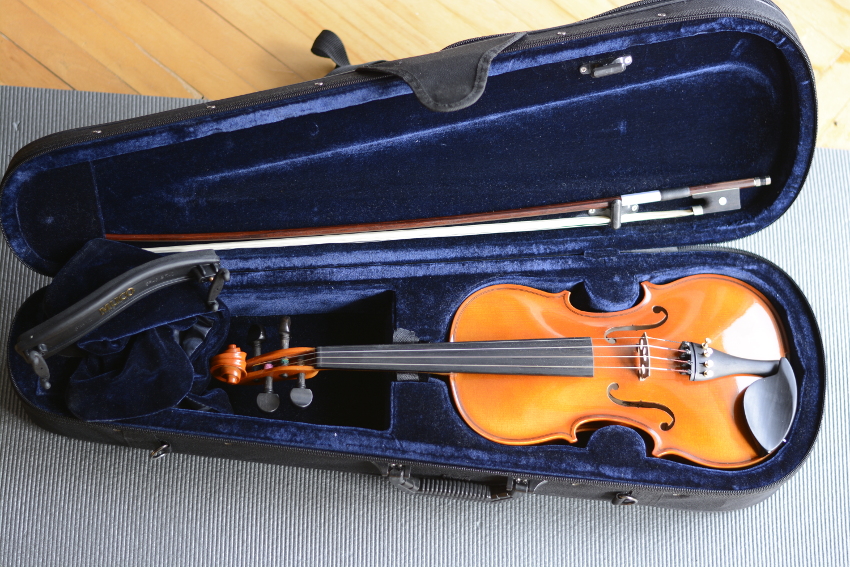 Strunal model 200 skrzypce