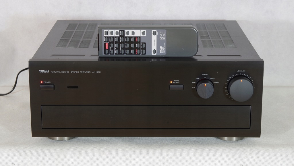 Yamaha AX-870, pilot. Wysoki model wzmacniacza.