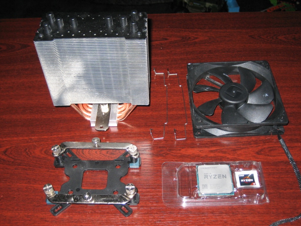 Procesor AMD Ryzen 7 2700X + FERA 3 HE1224