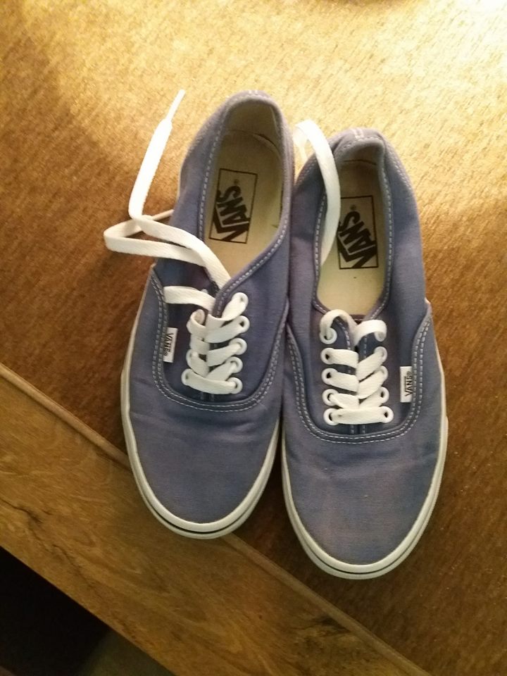 VANS AUTHENTIC NAVY 38,5