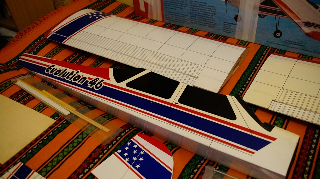 Model samolot RC trenerek z silnikiem - NOWY !!!