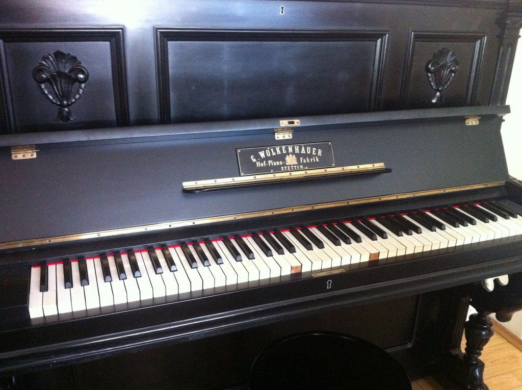 pianino G.WOLKENHAUER