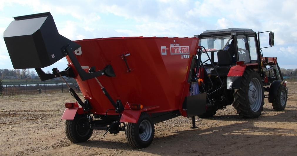 Wóz paszowy Paszowóz METAL-FACH T-659 BELMIX 7m3